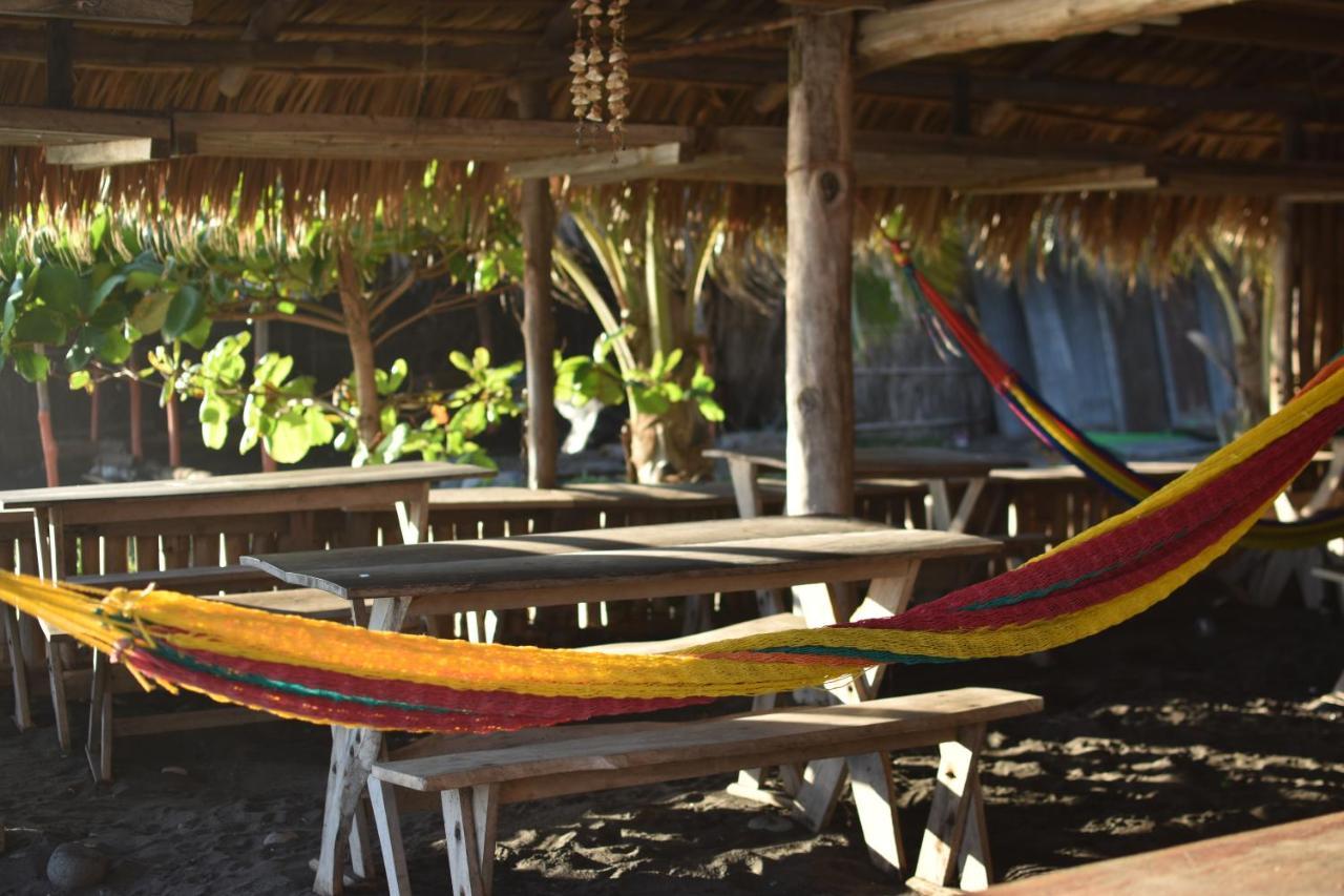 Pelicano Surf Camp La Libertad Exterior foto